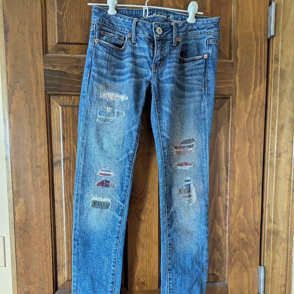 American Eagle Distressed Skinny Jeans - Size: 2 Regular